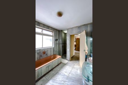 Casa à venda com 390m², 3 quartos e 4 vagas Casa à venda com 390m², 3 quartos e 4 vagasBanheiro