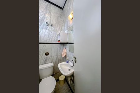 Casa à venda com 390m², 3 quartos e 4 vagas Casa à venda com 390m², 3 quartos e 4 vagasLavabo