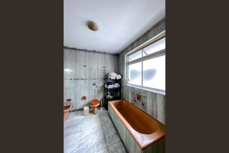 Casa à venda com 390m², 3 quartos e 4 vagas Casa à venda com 390m², 3 quartos e 4 vagasBanheiro