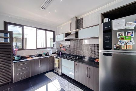 Casa à venda com 390m², 3 quartos e 4 vagas Casa à venda com 390m², 3 quartos e 4 vagasCozinha