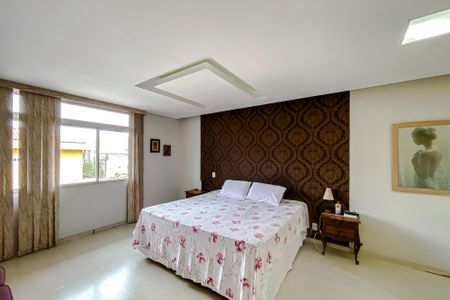 Casa à venda com 390m², 3 quartos e 4 vagas Casa à venda com 390m², 3 quartos e 4 vagasQuarto 1 - Suíte