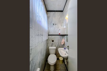 Casa à venda com 390m², 3 quartos e 4 vagas Casa à venda com 390m², 3 quartos e 4 vagasLavabo