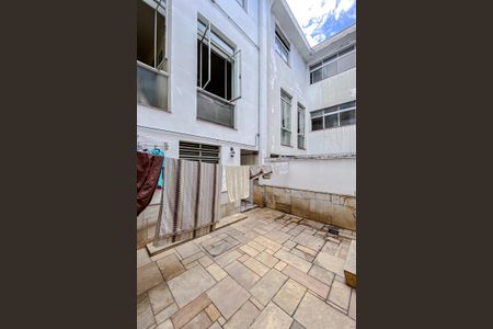 Casa à venda com 390m², 3 quartos e 4 vagas Casa à venda com 390m², 3 quartos e 4 vagasÁrea externa