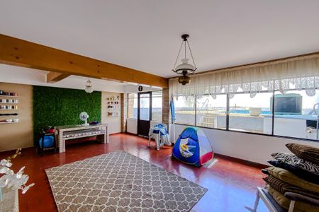 Casa à venda com 390m², 3 quartos e 4 vagas Casa à venda com 390m², 3 quartos e 4 vagasSalão