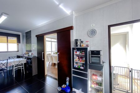 Casa à venda com 390m², 3 quartos e 4 vagas Casa à venda com 390m², 3 quartos e 4 vagasCozinha