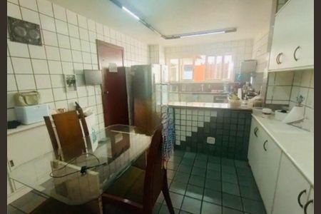 Casa à venda com 4 quartos, 268m² em São Francisco, Niterói