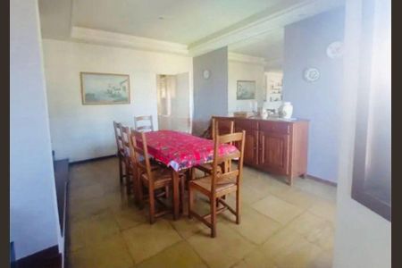 Casa à venda com 4 quartos, 268m² em São Francisco, Niterói