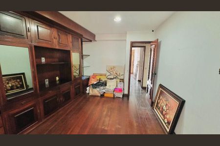 Apartamento à venda com 4 quartos, 190m² em Icaraí, Niterói