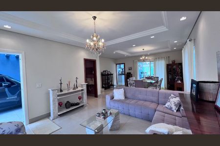 Casa de condomínio à venda com 278m², 4 quartos e 4 vagasFoto 03