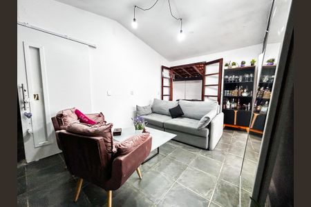 Casa à venda com 196m², 3 quartos e sem vaga Casa à venda com 196m², 3 quartos e sem vagaSala