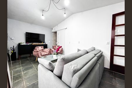 Casa à venda com 196m², 3 quartos e sem vaga Casa à venda com 196m², 3 quartos e sem vagaSala