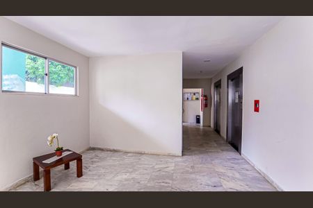 Apartamento para alugar com 60m², 2 quartos e 1 vagaHall social
