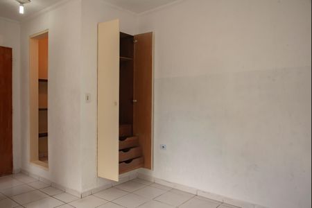 Casa para alugar com 77m², 1 quarto e 1 vagaSuíte