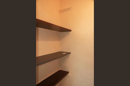 Casa para alugar com 77m², 1 quarto e 1 vagaSuíte