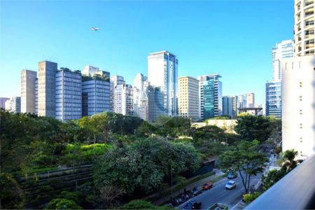 Apartamento à venda com 2 quartos, 102m² em Vila Olímpia, São Paulo