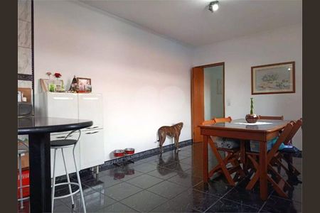 Casa à venda com 145m², 3 quartos e 7 vagas