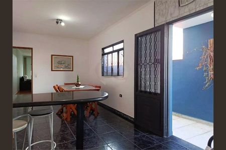 Casa à venda com 145m², 3 quartos e 7 vagas