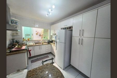 Casa à venda com 4 quartos, 140m² em Vila Bastos, Santo André