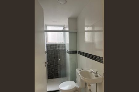 Banheiro de apartamento para alugar com 2 quartos, 43m² em Campo Grande, Rio de Janeiro