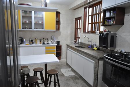 Casa de condomínio para alugar com 200m², 3 quartos e 1 vagaCozinha