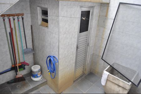 Casa de condomínio para alugar com 200m², 3 quartos e 1 vagaÁrea de Serviço