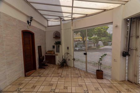 Casa à venda com 150m², 4 quartos e 2 vagas Casa à venda com 150m², 4 quartos e 2 vagasGaragem