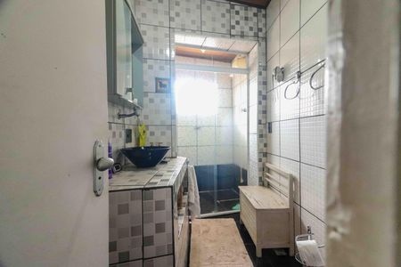 Casa à venda com 150m², 4 quartos e 2 vagas Casa à venda com 150m², 4 quartos e 2 vagasBanheiro Social