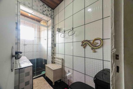 Casa à venda com 150m², 4 quartos e 2 vagas Casa à venda com 150m², 4 quartos e 2 vagasBanheiro Social