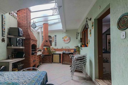 Casa à venda com 150m², 4 quartos e 2 vagas Casa à venda com 150m², 4 quartos e 2 vagasÁrea comum - Churrasqueira