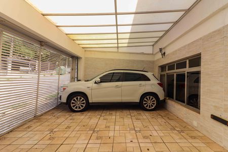 Casa à venda com 150m², 4 quartos e 2 vagas Casa à venda com 150m², 4 quartos e 2 vagasGaragem