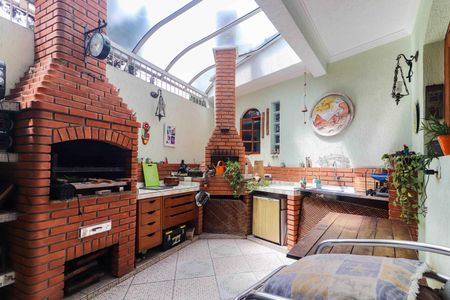 Casa à venda com 150m², 4 quartos e 2 vagas Casa à venda com 150m², 4 quartos e 2 vagasÁrea comum - Churrasqueira