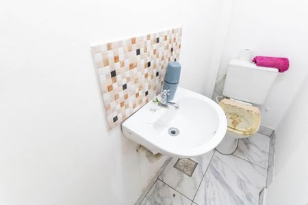 Casa de condomínio para alugar com 74m², 2 quartos e 2 vagas Casa de condomínio para alugar com 74m², 2 quartos e 2 vagasLavabo