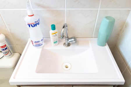 Casa de condomínio para alugar com 74m², 2 quartos e 2 vagas Casa de condomínio para alugar com 74m², 2 quartos e 2 vagasBanheiro