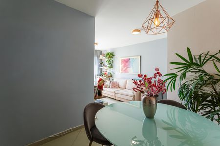 Apartamento à venda com 72m², 2 quartos e 1 vaga Apartamento à venda com 72m², 2 quartos e 1 vagaSala