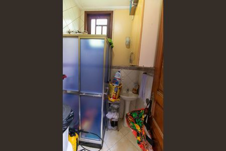 Casa à venda com 329m², 4 quartos e 2 vagasBanheiro de serviço