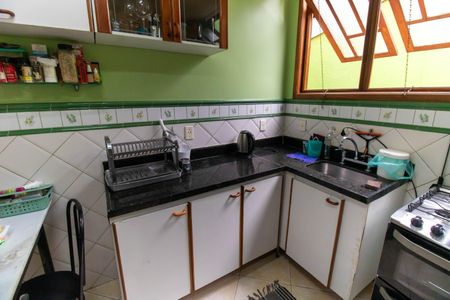 Casa à venda com 329m², 4 quartos e 2 vagasCozinha
