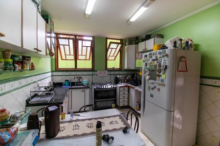 Casa à venda com 329m², 4 quartos e 2 vagasCozinha