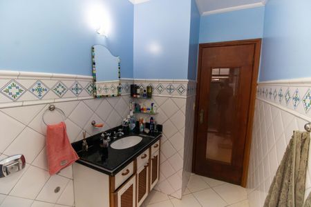 Casa à venda com 329m², 4 quartos e 2 vagasBanheiro da Suíte