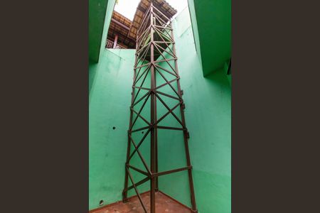 Casa à venda com 329m², 4 quartos e 2 vagasElevador de Carga