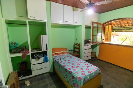 Casa à venda com 329m², 4 quartos e 2 vagasQuarto de Serviço