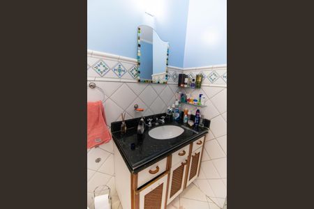 Casa à venda com 329m², 4 quartos e 2 vagasBanheiro da Suíte