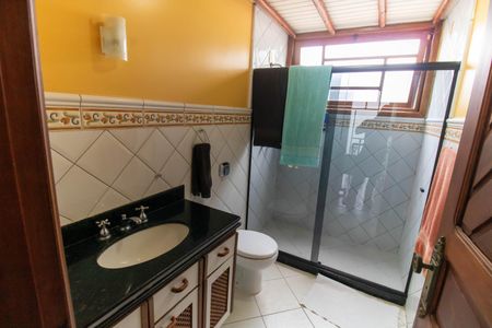 Casa à venda com 329m², 4 quartos e 2 vagasBanheiro 1