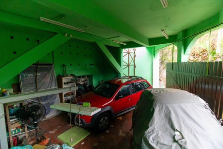 Casa à venda com 329m², 4 quartos e 2 vagasGaragem