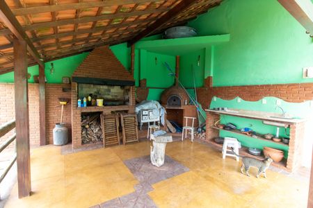 Casa à venda com 329m², 4 quartos e 2 vagasÁrea externa