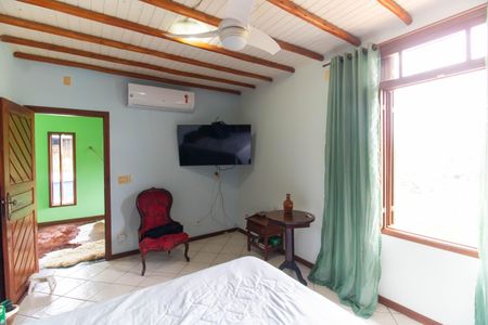 Casa à venda com 329m², 4 quartos e 2 vagasSuíte