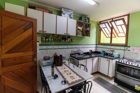 Casa à venda com 329m², 4 quartos e 2 vagasCozinha