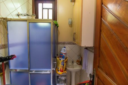 Casa à venda com 329m², 4 quartos e 2 vagasBanheiro de serviço