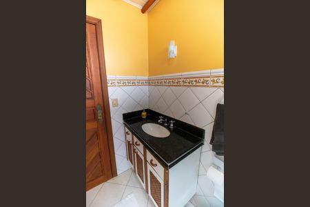 Casa à venda com 329m², 4 quartos e 2 vagasBanheiro 1