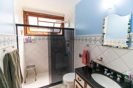 Casa à venda com 329m², 4 quartos e 2 vagasBanheiro da Suíte