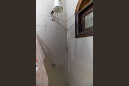 Casa à venda com 329m², 4 quartos e 2 vagasBanheiro de serviço